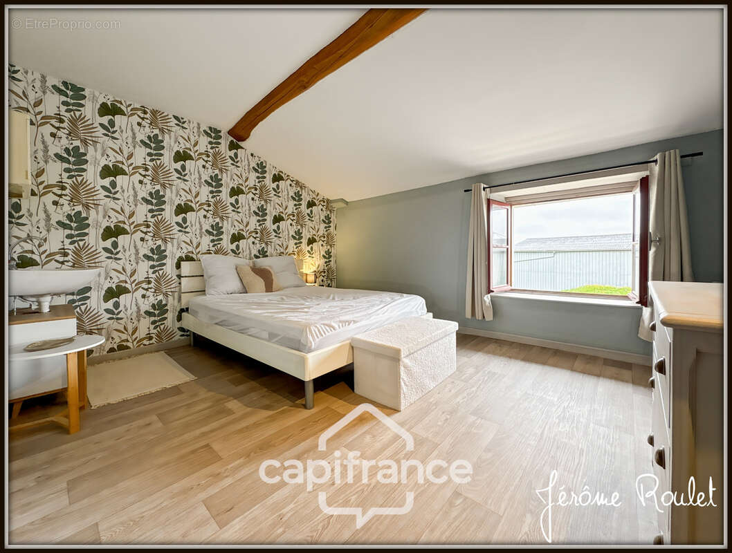 Maison en pierre à vendre 6 pièces 4 chambres + studio indépendant sur terrain 3 260 m² avec dépendances Champigny-En-Rochereau  - photo 10