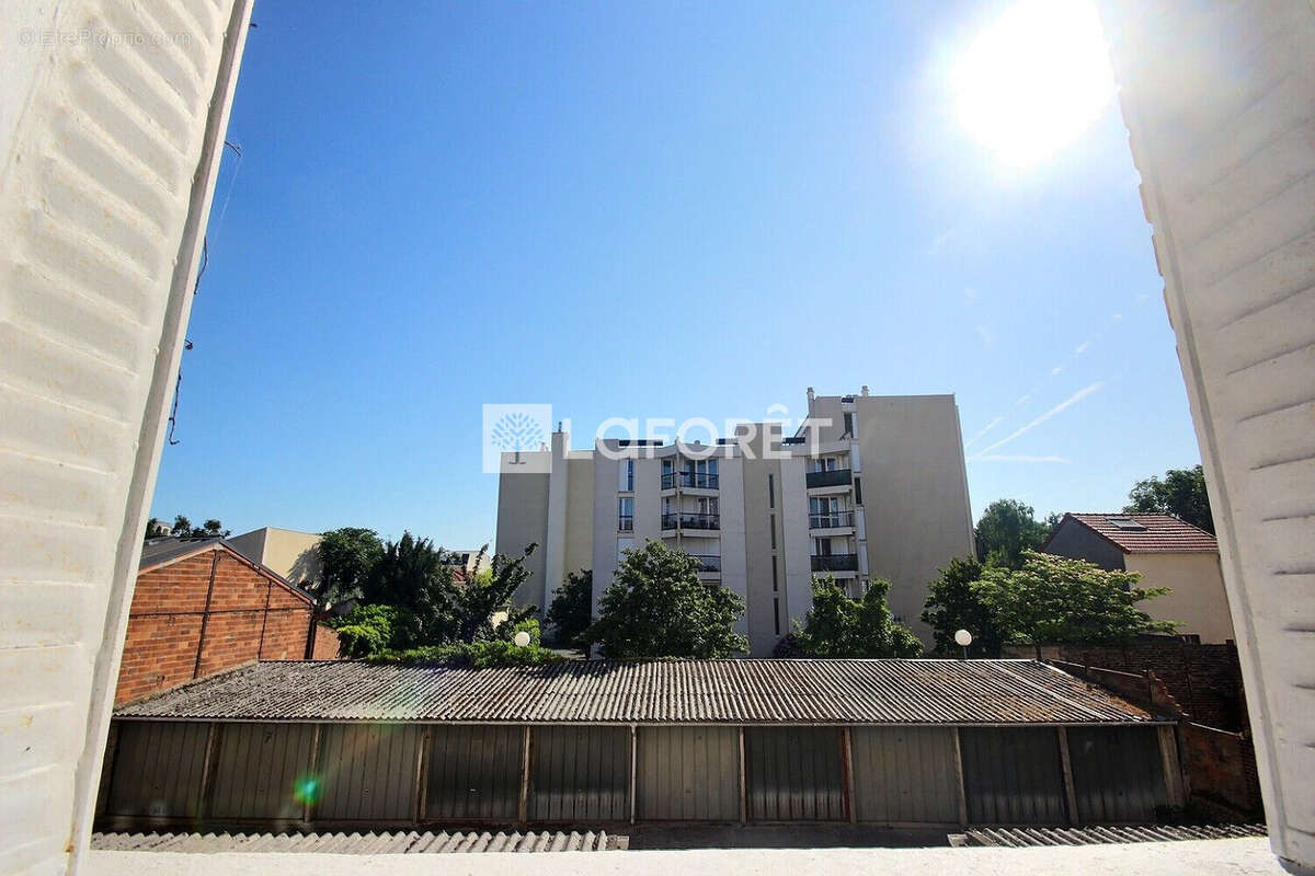 Appartement à COURBEVOIE