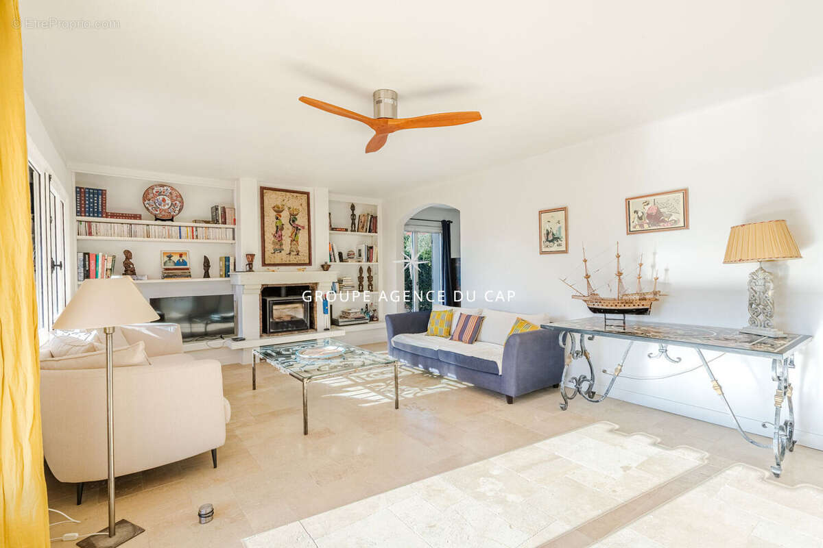 Villa  avec piscine a saint raphael au calme - photo 4