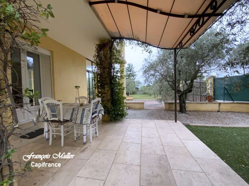 Appartement T4 96 m2 avec jardin au rez-de-chaussée d'une villa - photo 23