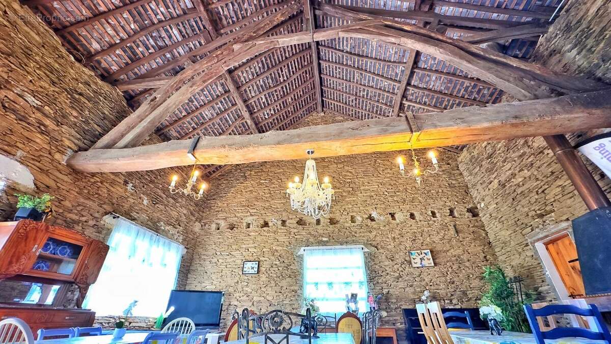 Maison à MOUTIER-MALCARD