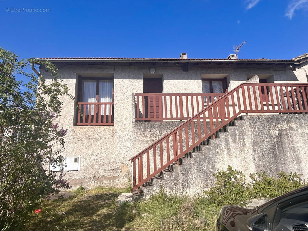 Appartement à CRAPONNE