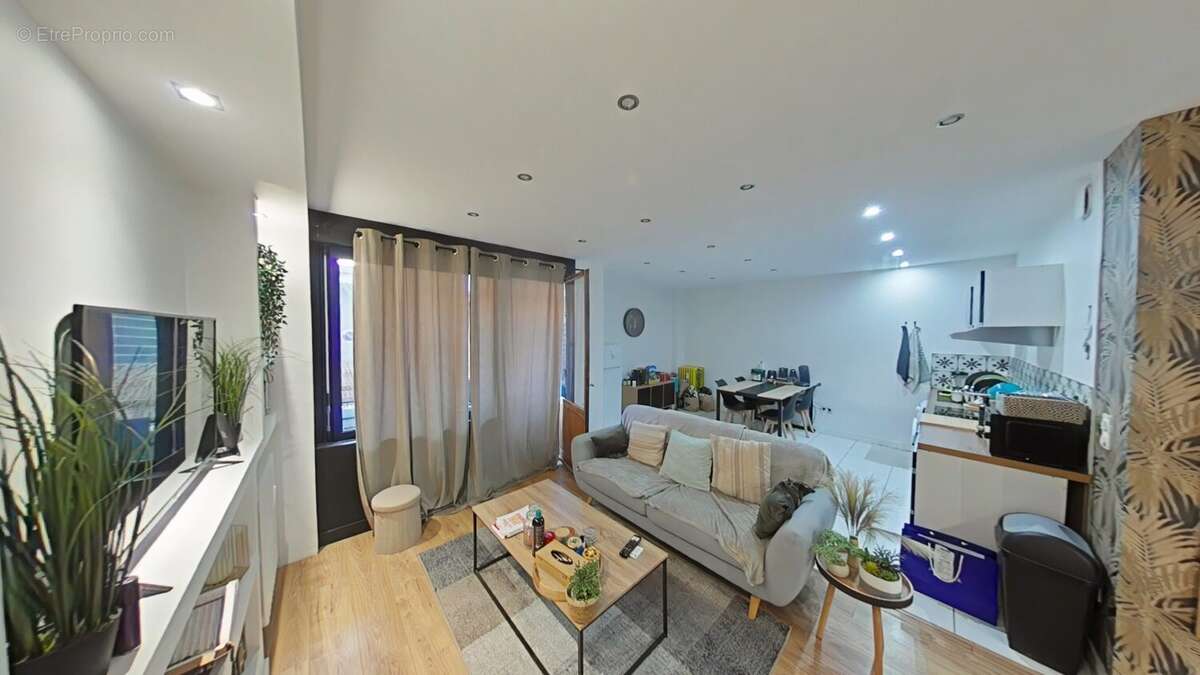 Appartement à SAINT-ETIENNE