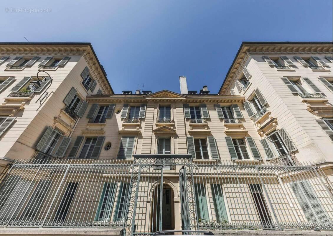 Appartement à VERSAILLES