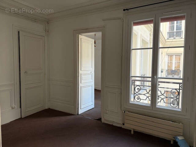 Appartement à PARIS-3E