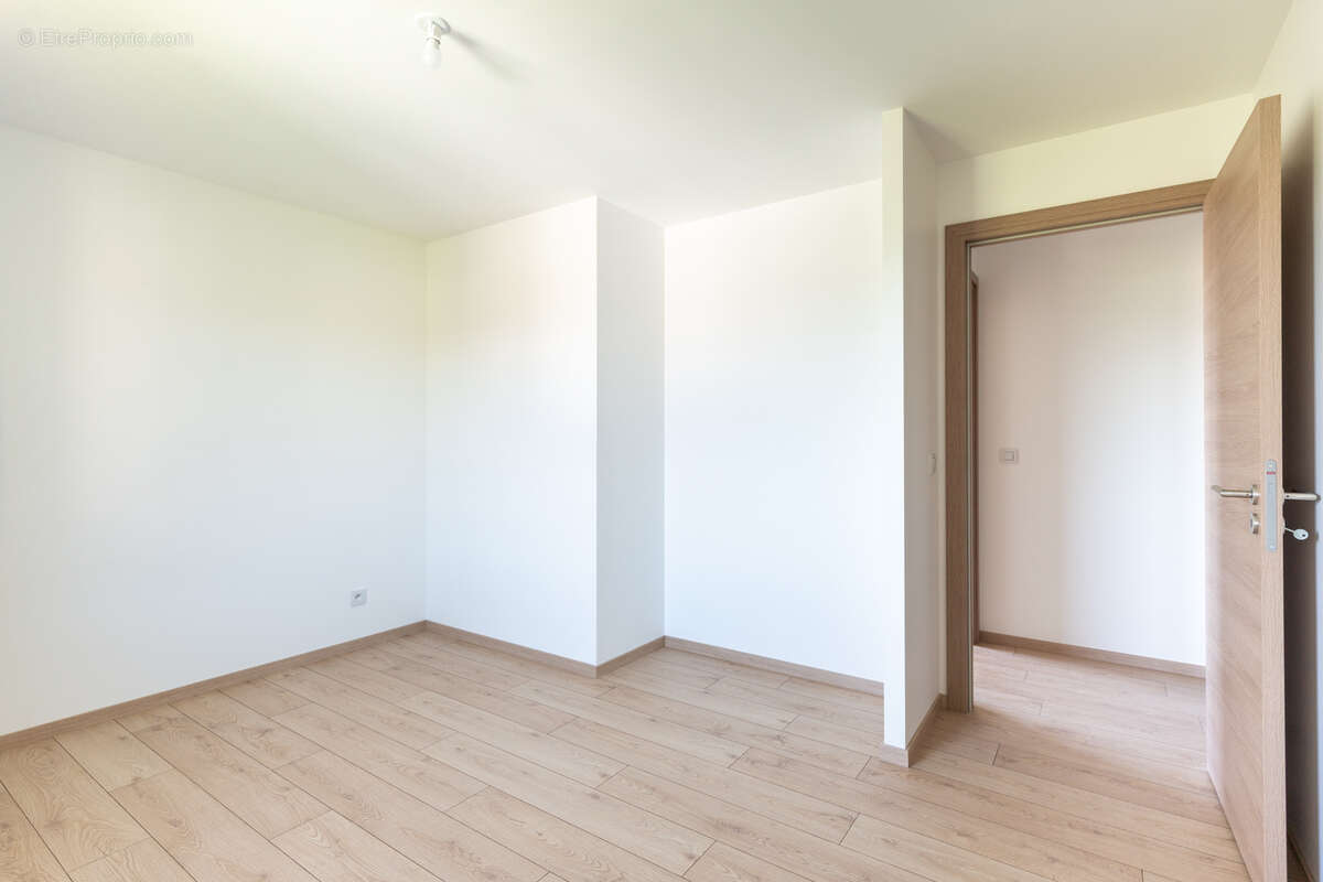 Appartement à POISY