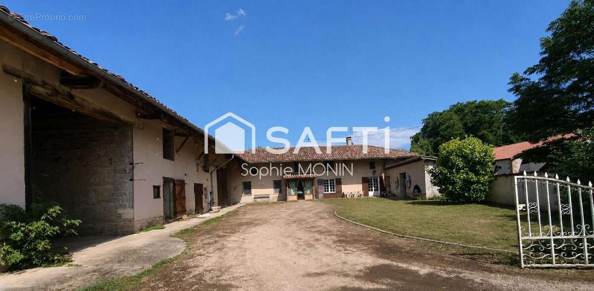 Maison 208 m² à Laiz  - photo 6
