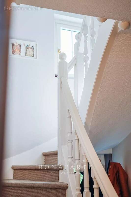 A 500m de la gare et 700m des chantiers/ ideal locatif 7 chambres/ toiture neuve - photo 9