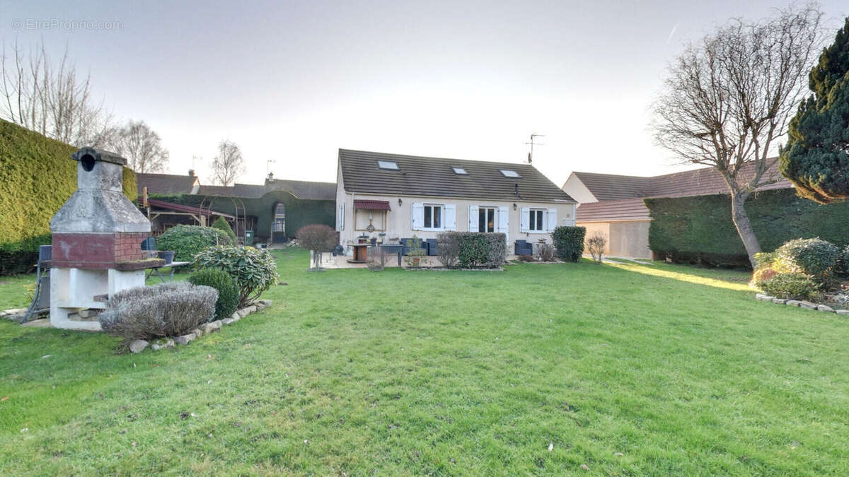 Maison à LUMIGNY-NESLES-ORMEAUX