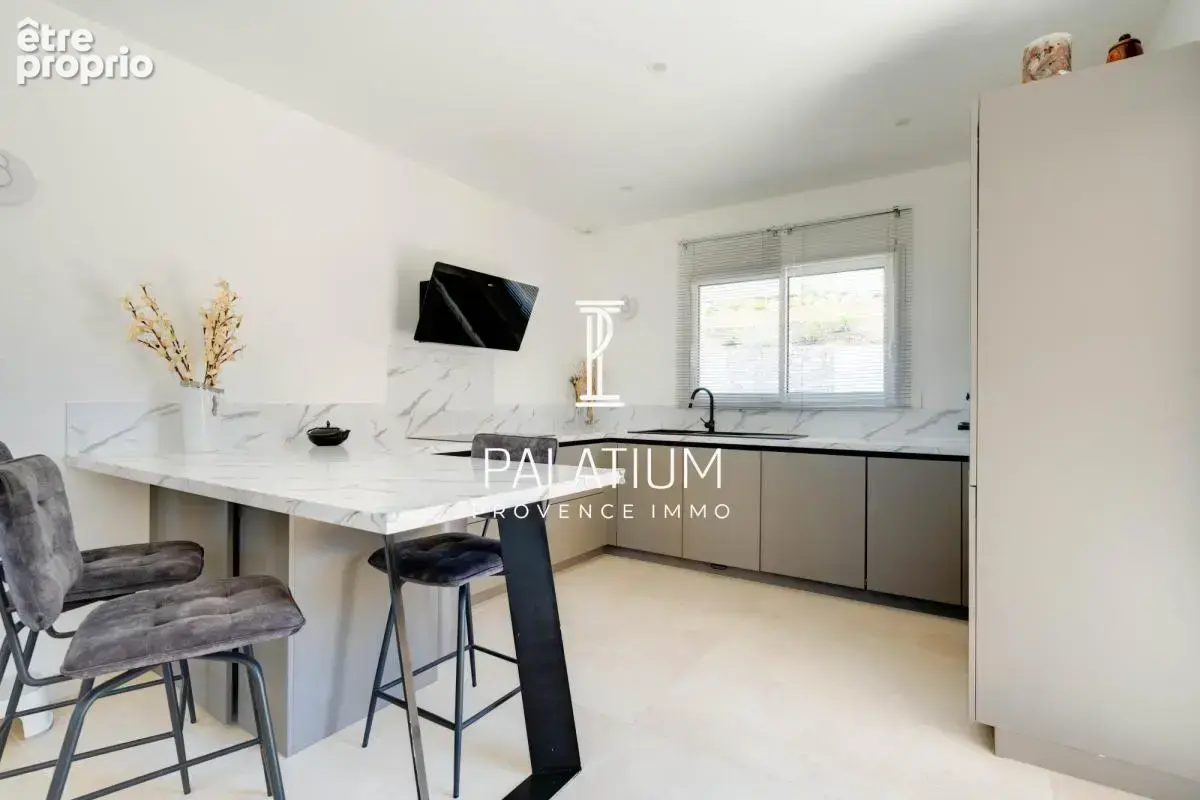 Maison T4 de 2016 - 233m² sur terrain de 1000m² - photo 9