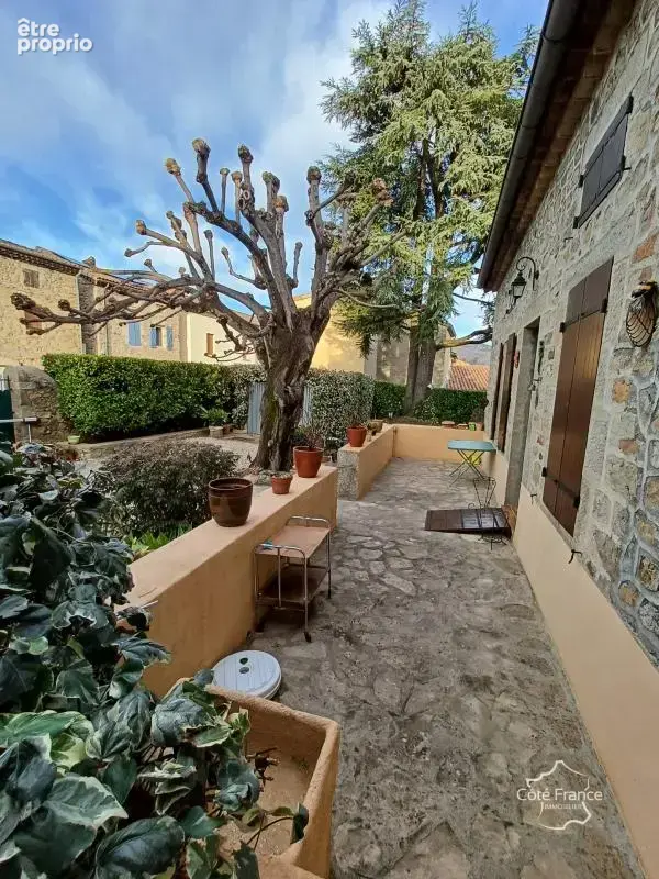 Maison de village rénovée avec dépendances et terrain attena - photo 11