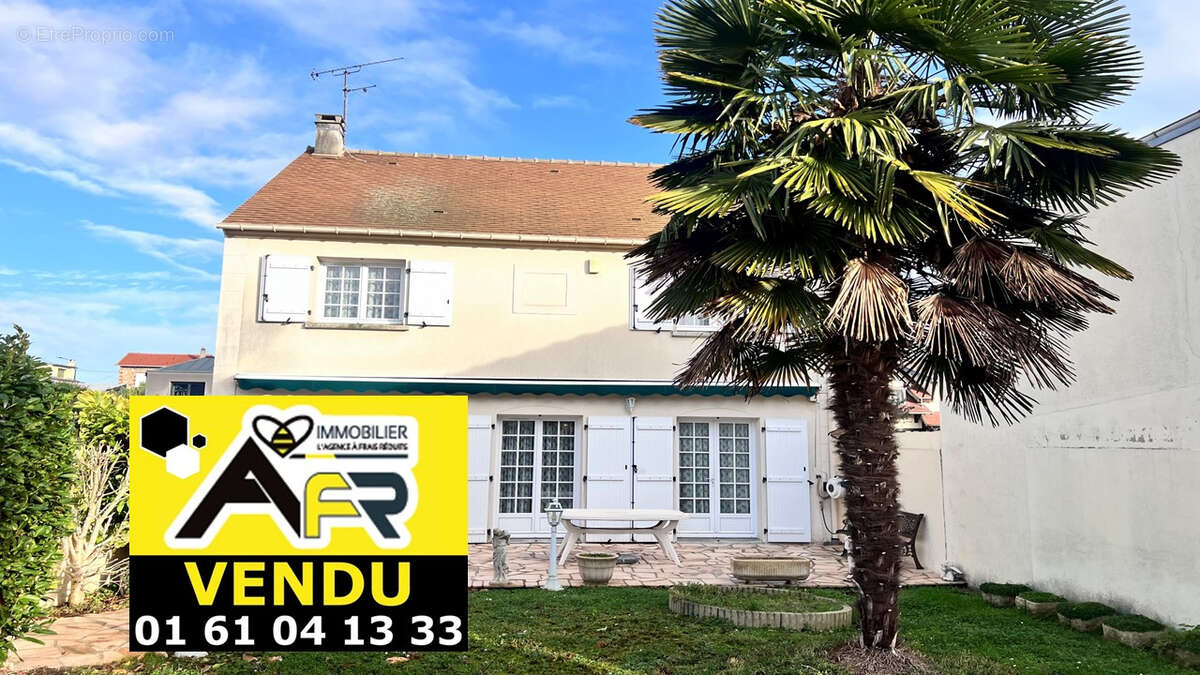 Maison à SARTROUVILLE