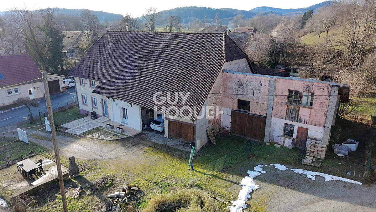 Maison à LEVAL