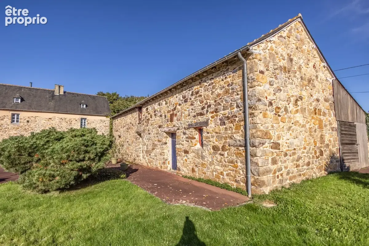 Dpt Ille et Vilaine (35), à vendre SAINT PERN propriete P6 de 228,5 m² - Terrain de 5 218,00 m² - photo 4
