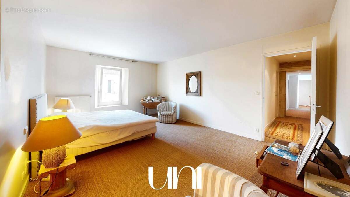 Maison à FLEURY-SUR-ORNE