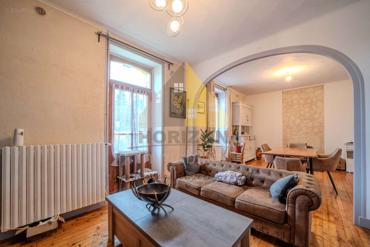 Maison à LONS-LE-SAUNIER