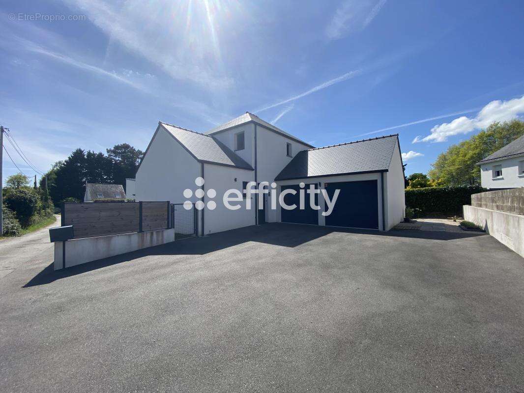 Maison à PLOEREN