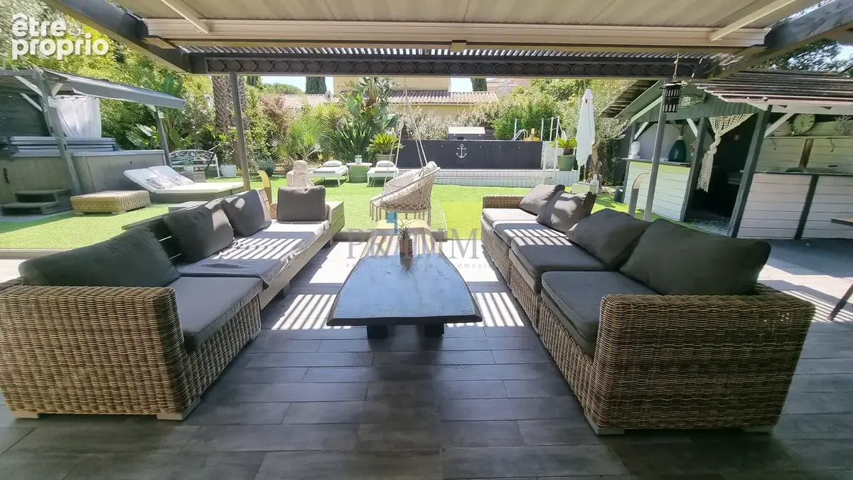 Frejus-magnifique villa de plain-pied avec piscine - photo 4
