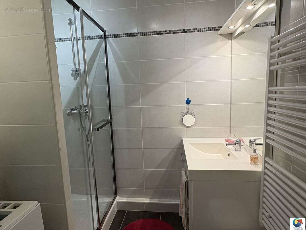 Appartement à SAINT-BONNET-DE-MURE