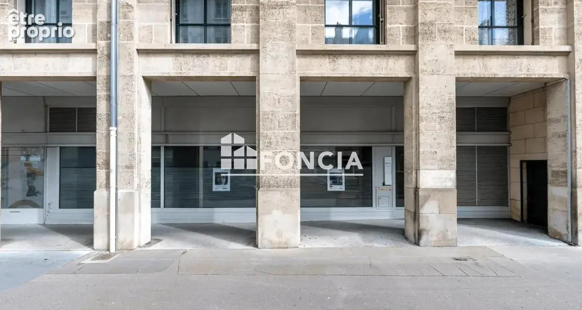 Caen centre – local commercial de 225 m² loué à une banque - photo 2