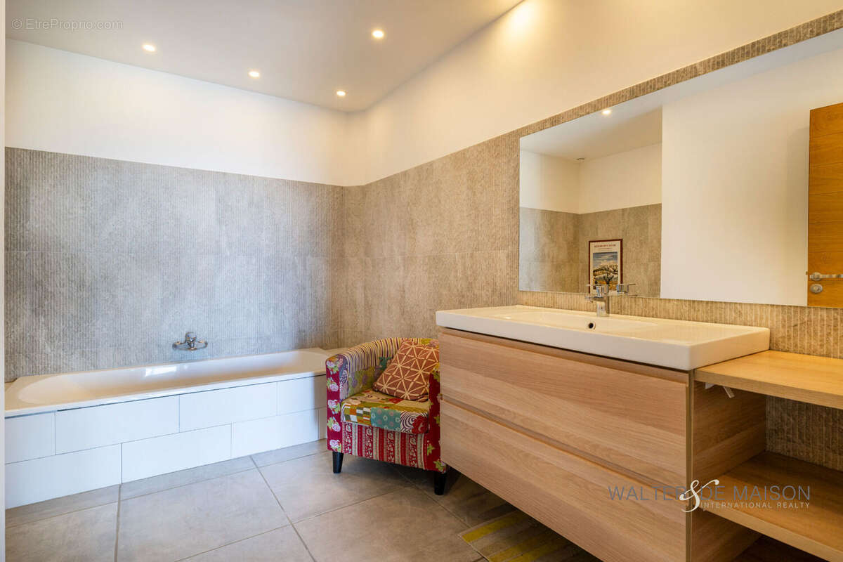 Maison à ROCHEFORT-DU-GARD