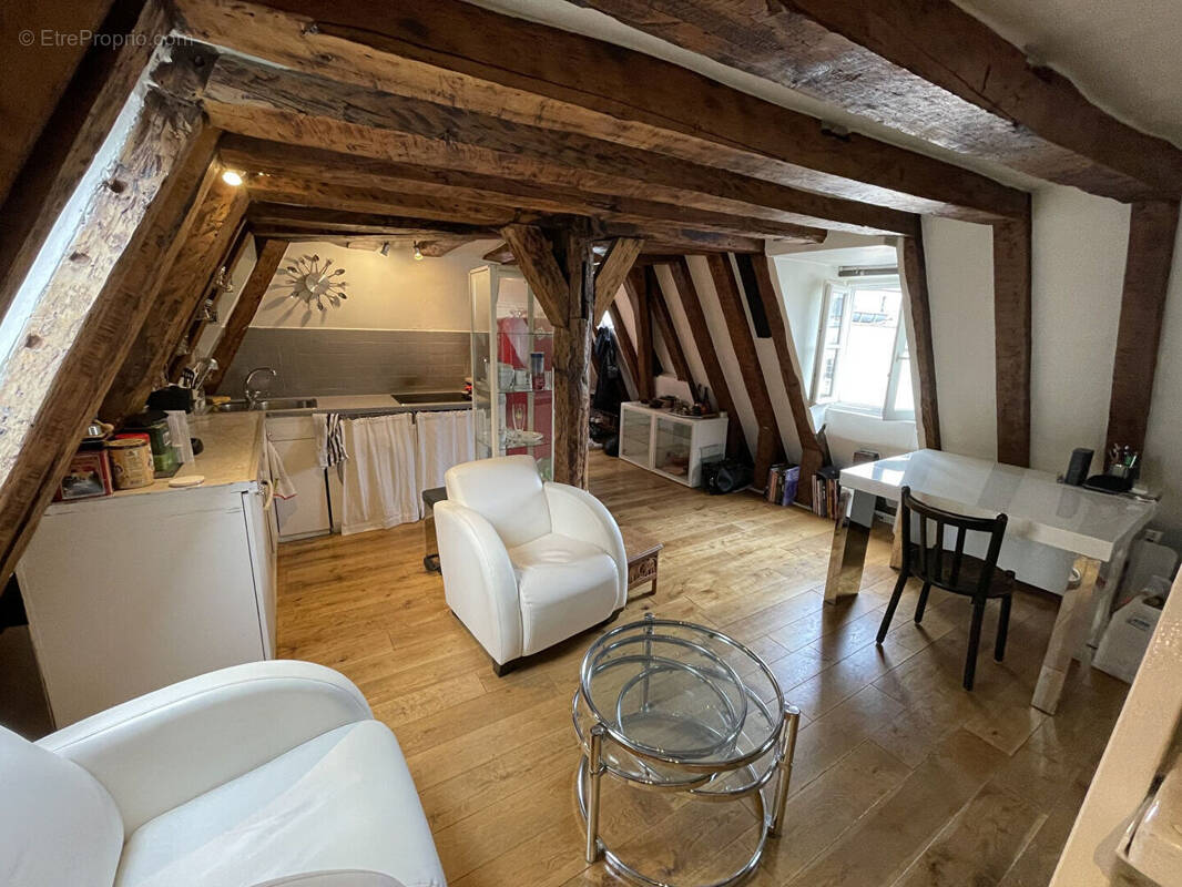 Appartement à PARIS-2E