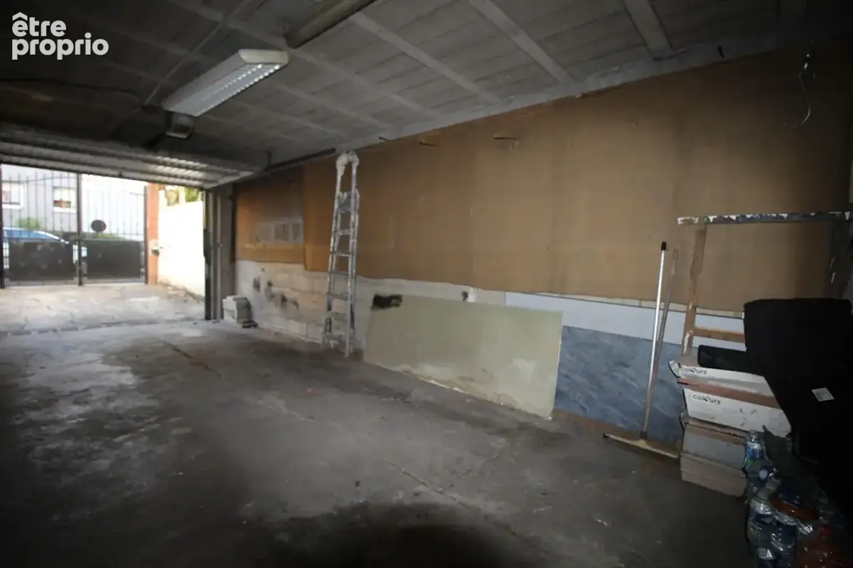 Grande maison familiale avec jardins, garage et fort potentiel - photo 18