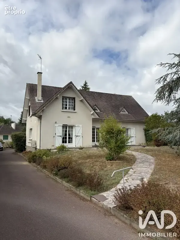 Photo 1 - Maison à MEHUN-SUR-YEVRE