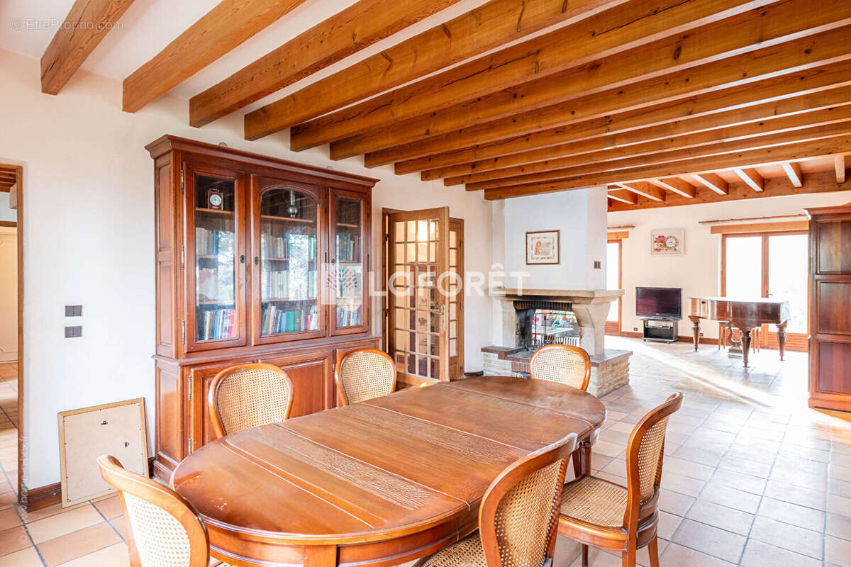 Maison à LA CELLE-SAINT-CLOUD