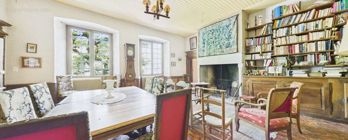 Maison à MARCILLAC-VALLON