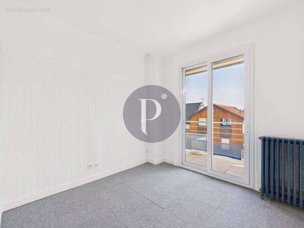 Maison à LE PLESSIS-ROBINSON