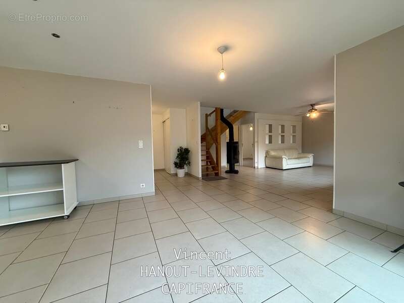 Maison à VILLEVEQUE