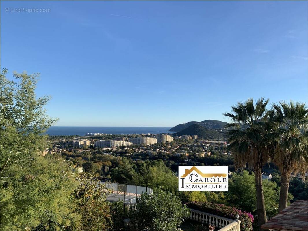 Maison à MANDELIEU-LA-NAPOULE