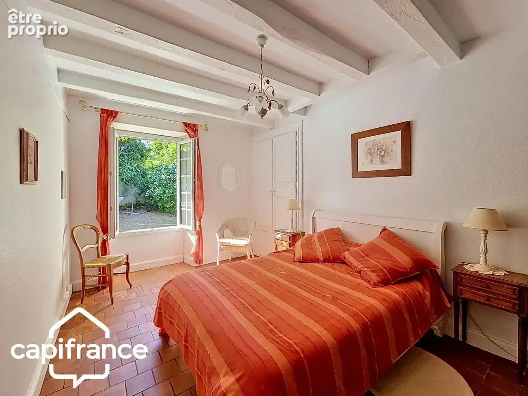 Saint-Martin-de-Sanzay (79) – Maison en pierre rénovée 203 m² – vie de plain-pied – studio indépendant – dépendances – terrain 4 - photo 11