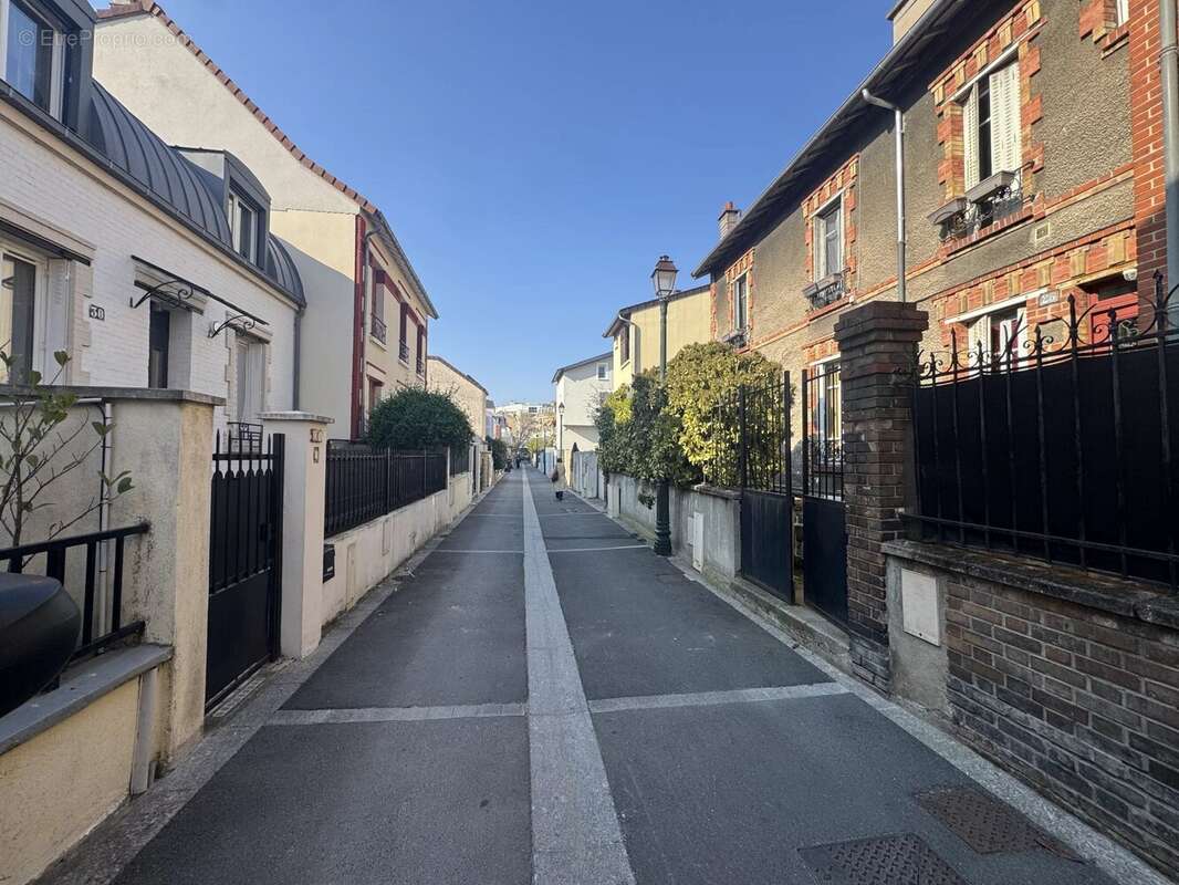 Appartement à LA GARENNE-COLOMBES
