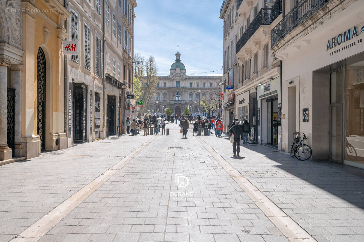 Commerce à MARSEILLE-6E