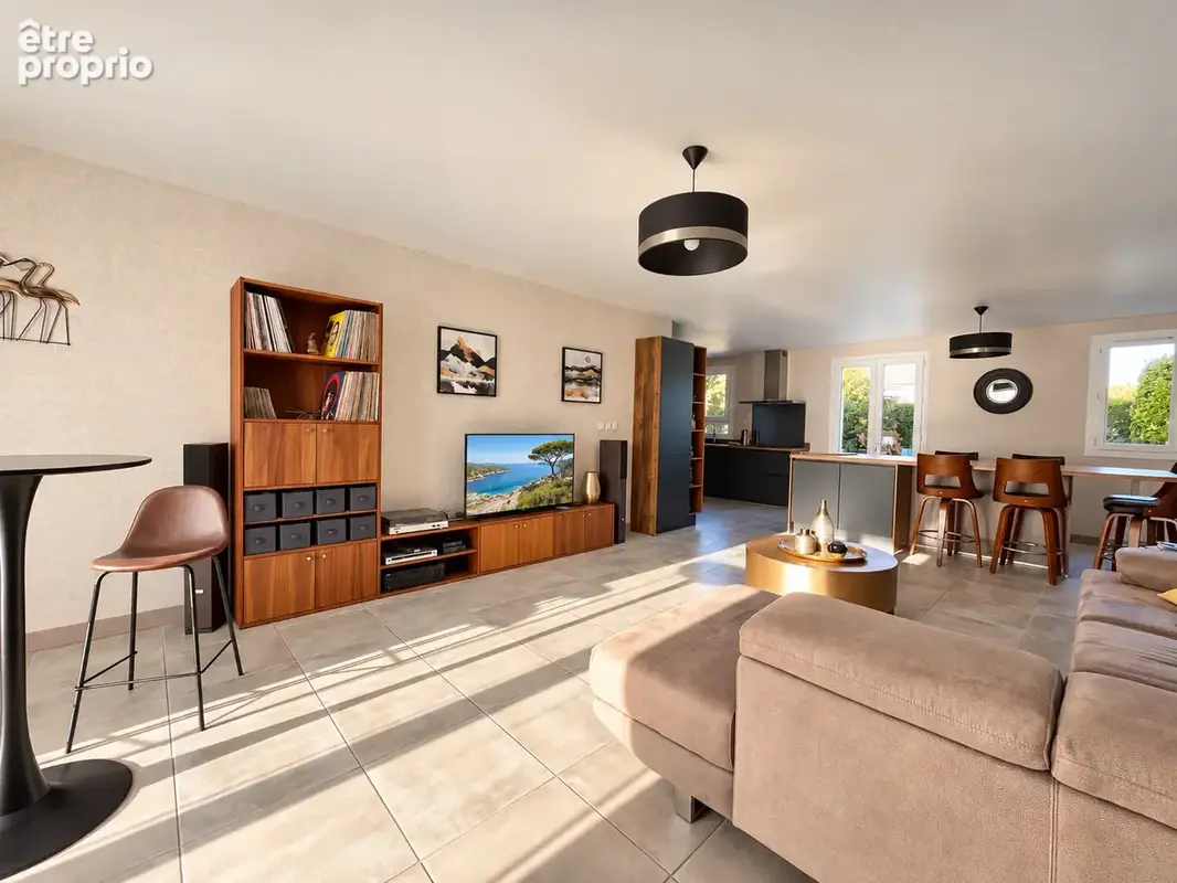 MAISON avec suite parentale au RDC Pièce de vie 50 m2 - photo 3