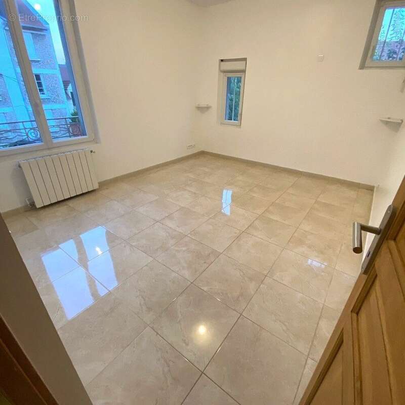 Maison à SAINT-OUEN-L&#039;AUMONE