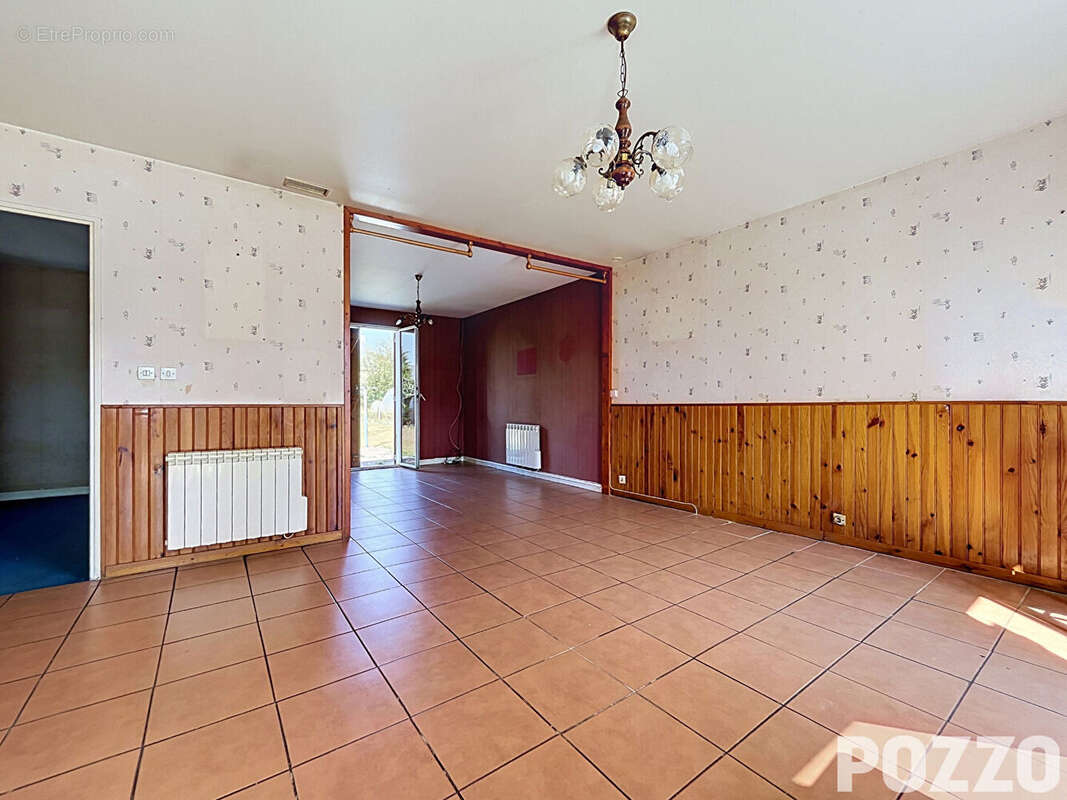 A Vendre -  Isigny Le Buat - Maison 4 pièce(s) 104 m² - photo 2
