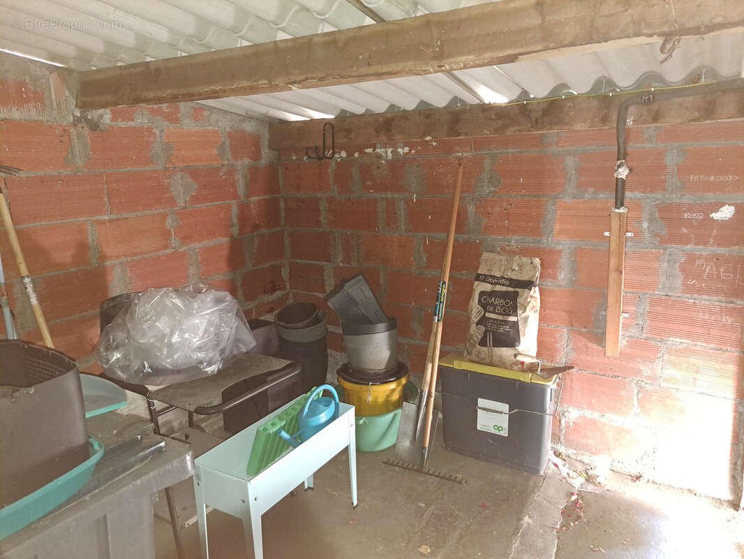 Maison très lumineuse sur un terrain clos de 304m2 avec un garage. - photo 26