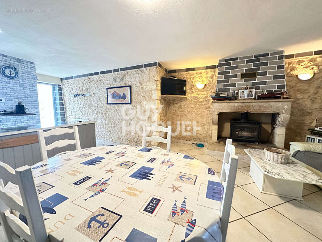 Maison à SAINT-CHRISTOLY-MEDOC