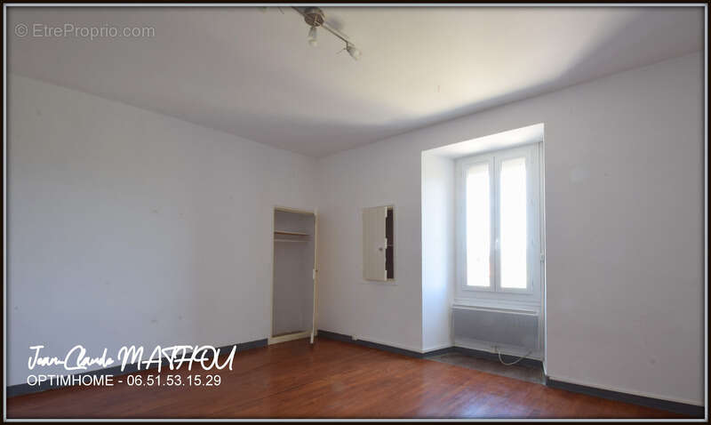 Maison de village T3 78 m2 avec terrasse abritée, garage et vue dégagée - 11400 - photo 4
