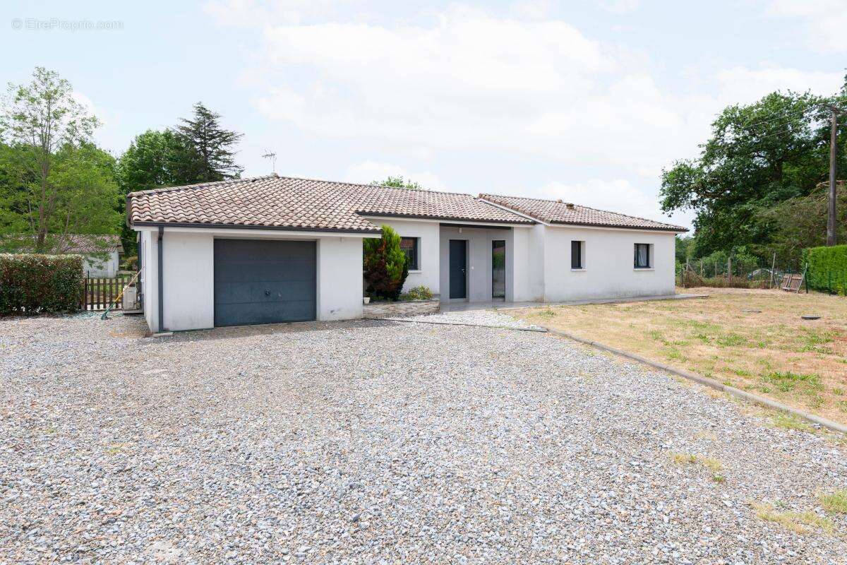 Maison à UCHACQ-ET-PARENTIS