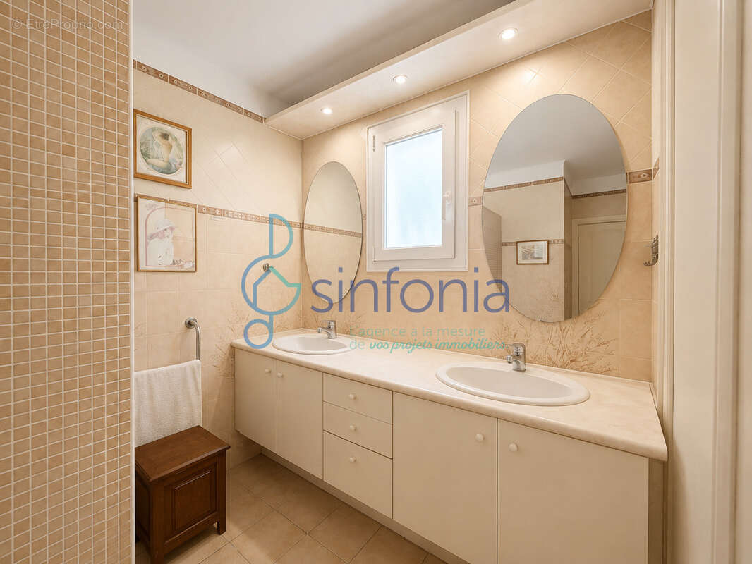 Nîmes   Maison de 120 m2 avec appartement indépendant de 45 m2, 2 garages et jardin - photo 16