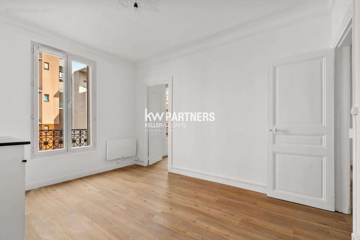 Appartement à COURBEVOIE
