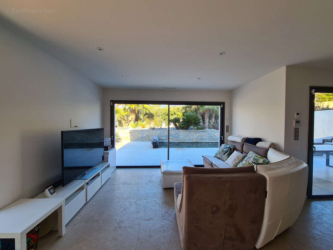 Maison à RESTINCLIERES