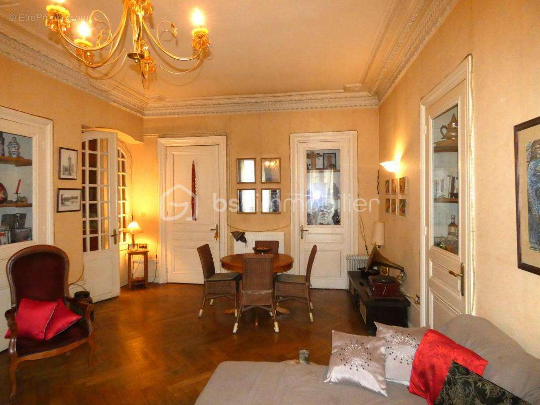 Appartement à SAINT-ETIENNE