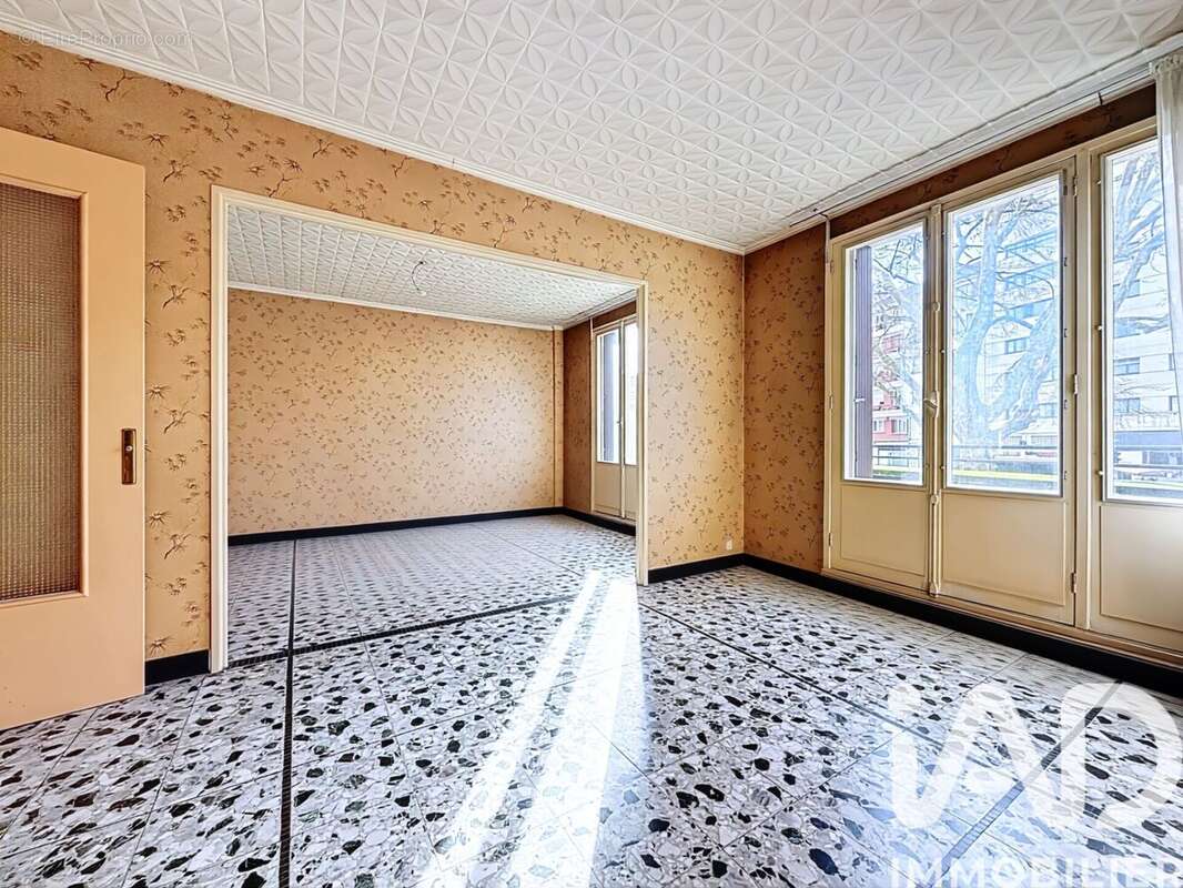 Photo 3 - Appartement à VILLEJUIF