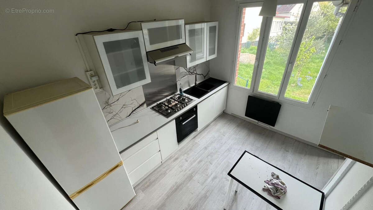 Maison à LE THILLAY