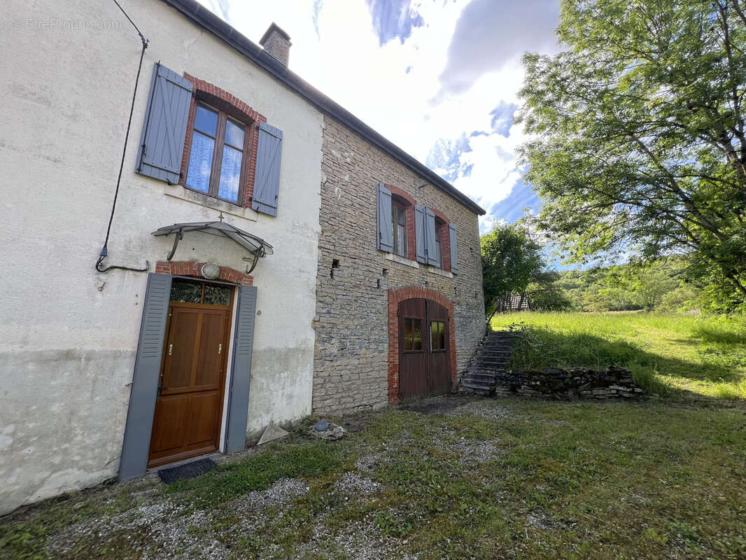 Maison à LA ROCHEPOT